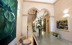 Howard House Hotel
